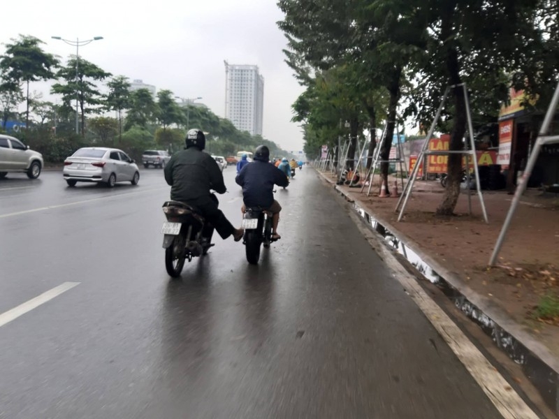 Điều khiển xe để đẩy xe của người khác có bị phạt?